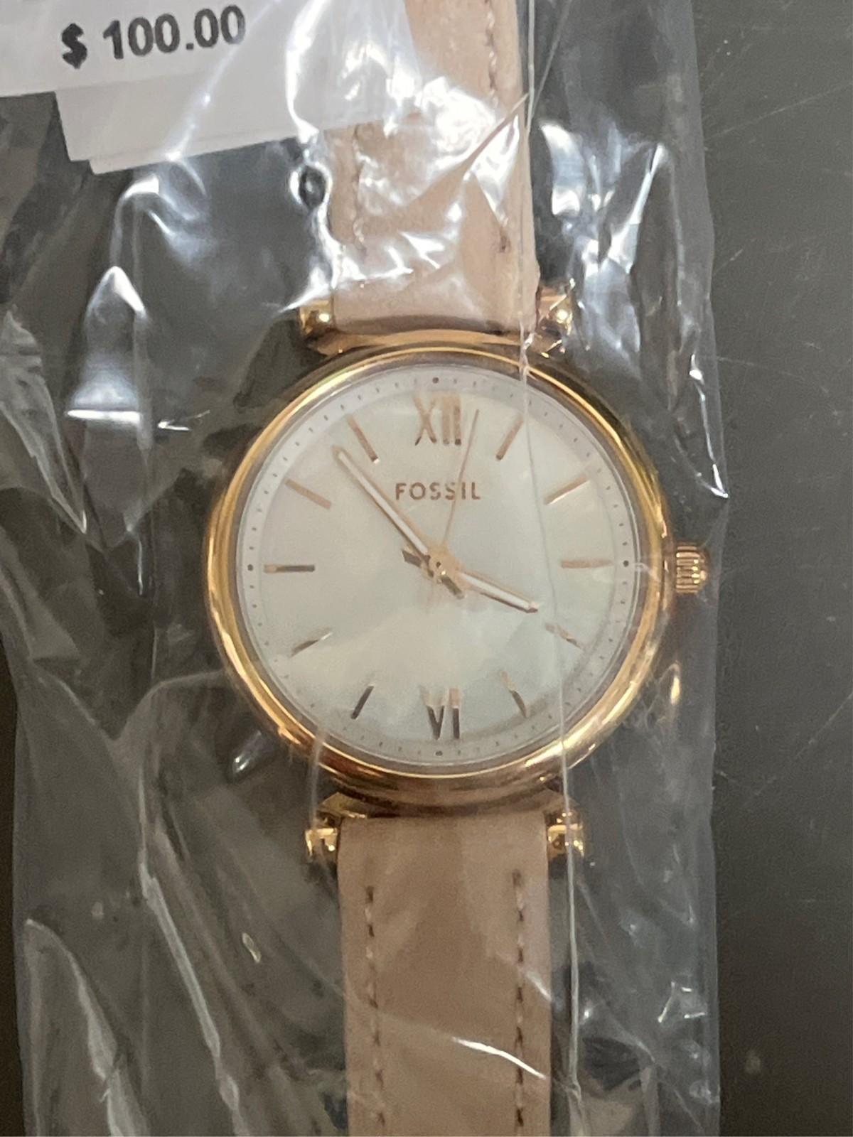 Fossil Women’s Carlie Mini Blush Leather Strap Watch 28mm – Pink