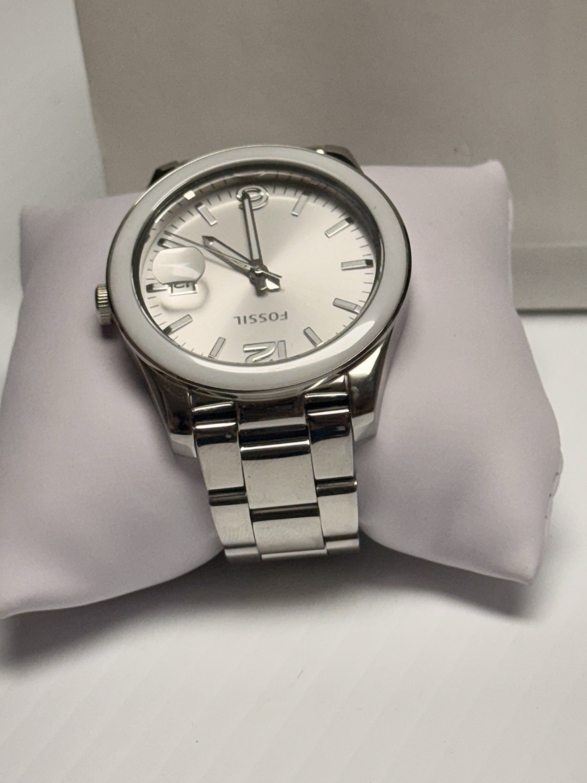 Fossil CE1087 Silver White Ceramic Bezel Stainless Steel Date Watch 40mm