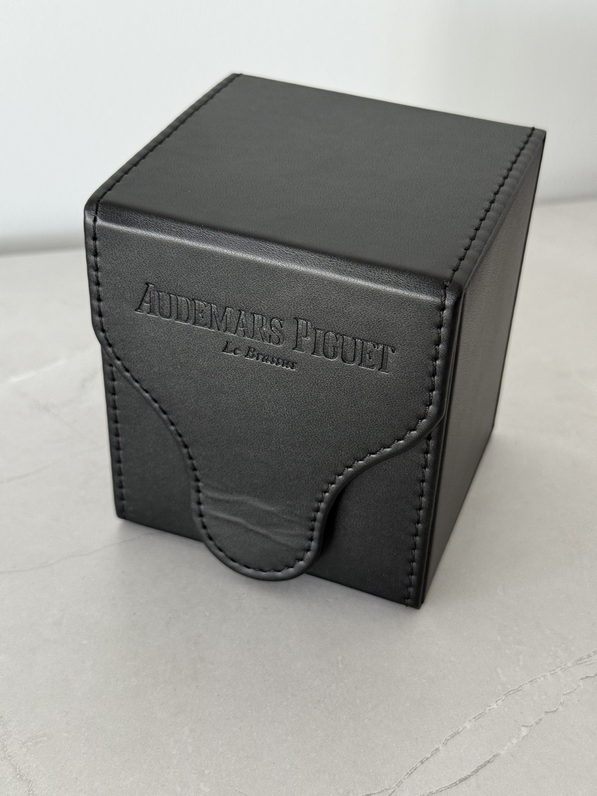Audemars Piguet AP Watch Travel Case Leather Box Snap Closure
