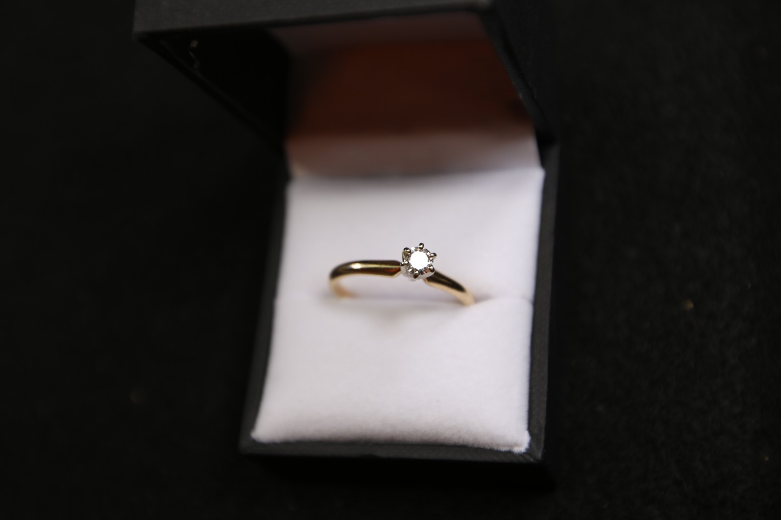 CF Engagemnet Diamond Ring .20 Carat 14K Yellow Gold 2.4 Grams .20 TCW Sz 9 F/S