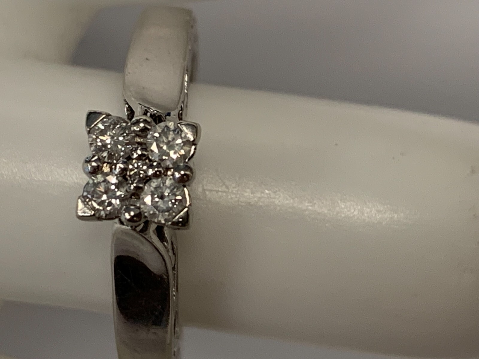KEEPSAKE 10K WHITE GOLD ENGAGEMENT RING ESTATE