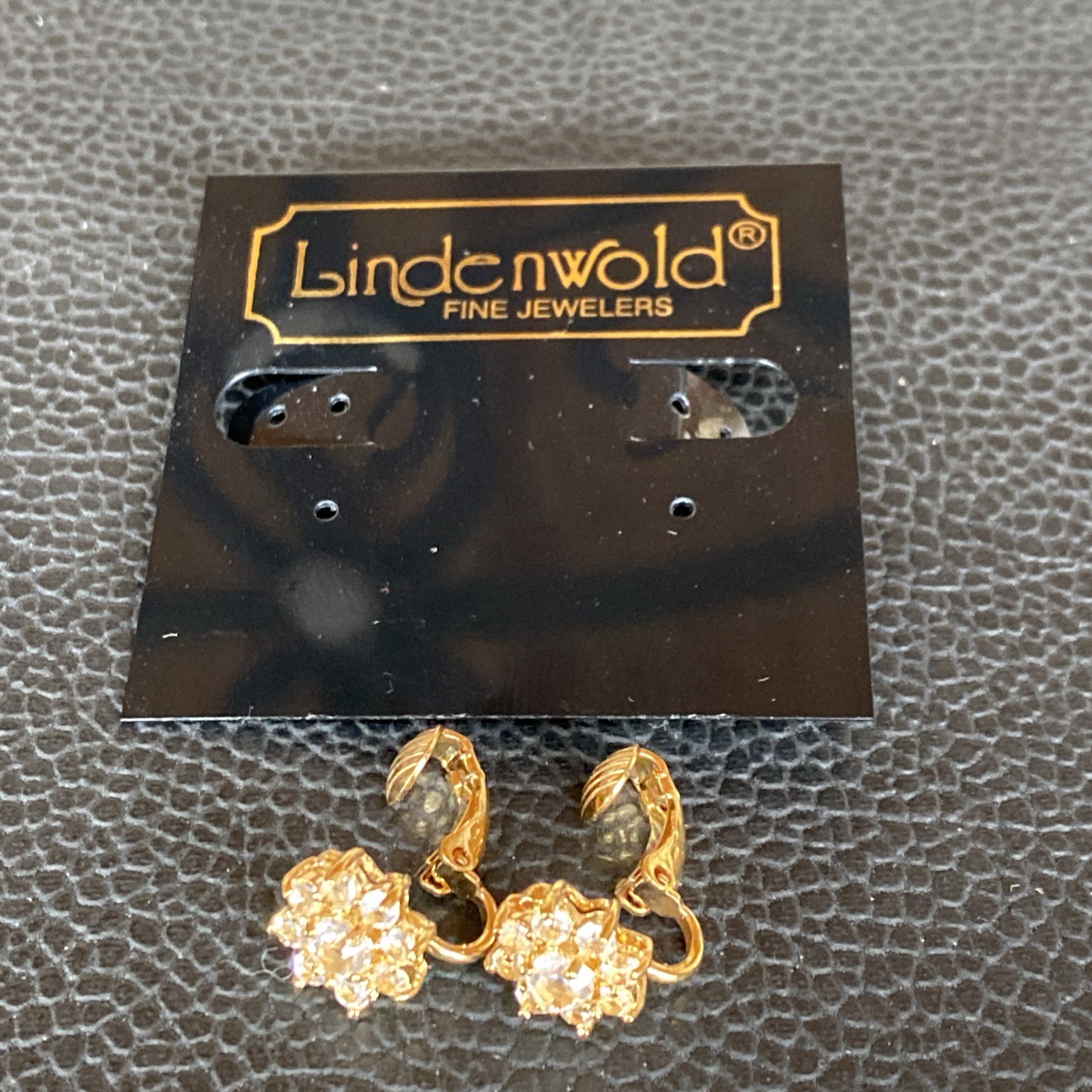 Vtg Lindenwold Fine Jewelers Gold Tone Faced Crystal Rhinestone Cubic Z Clip On