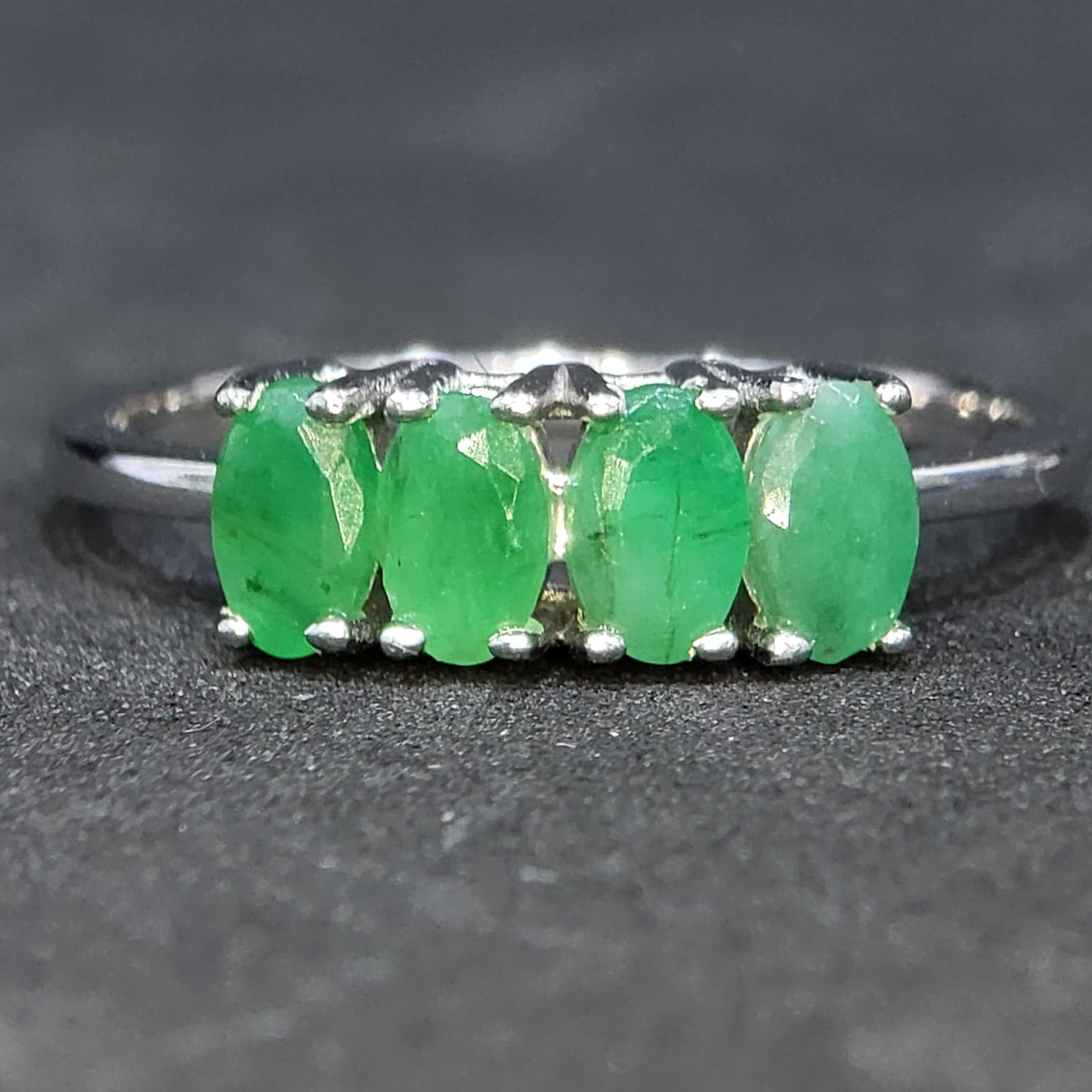 925 Sterling Silver Natural Emerald Ring Oval Top Rich Green Rhodium 7.5