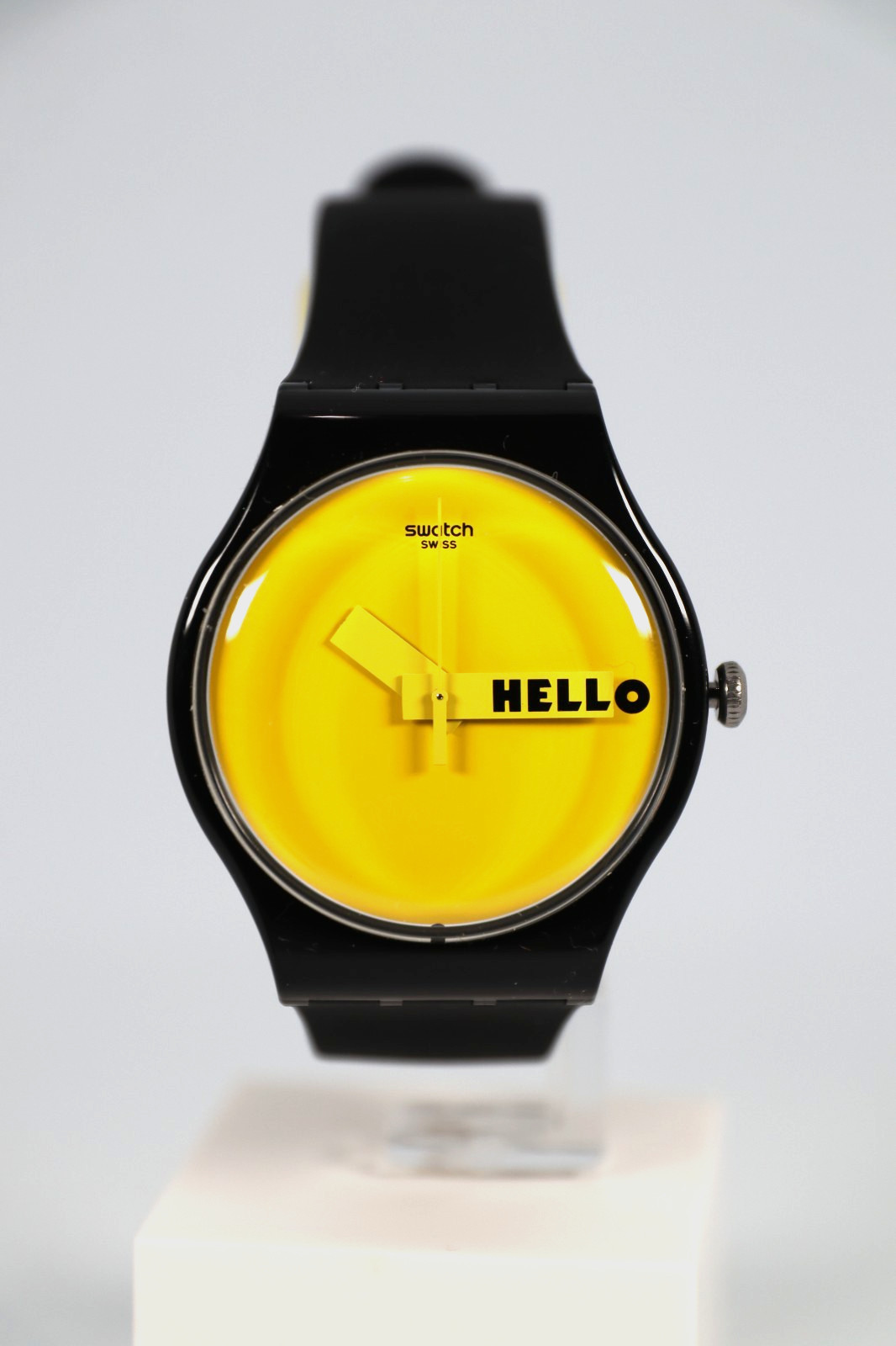 New Limited Swatch Swiss CIAO TUTTI” WRISTWATCH, BLACK YELLOW SU0B120 41MM
