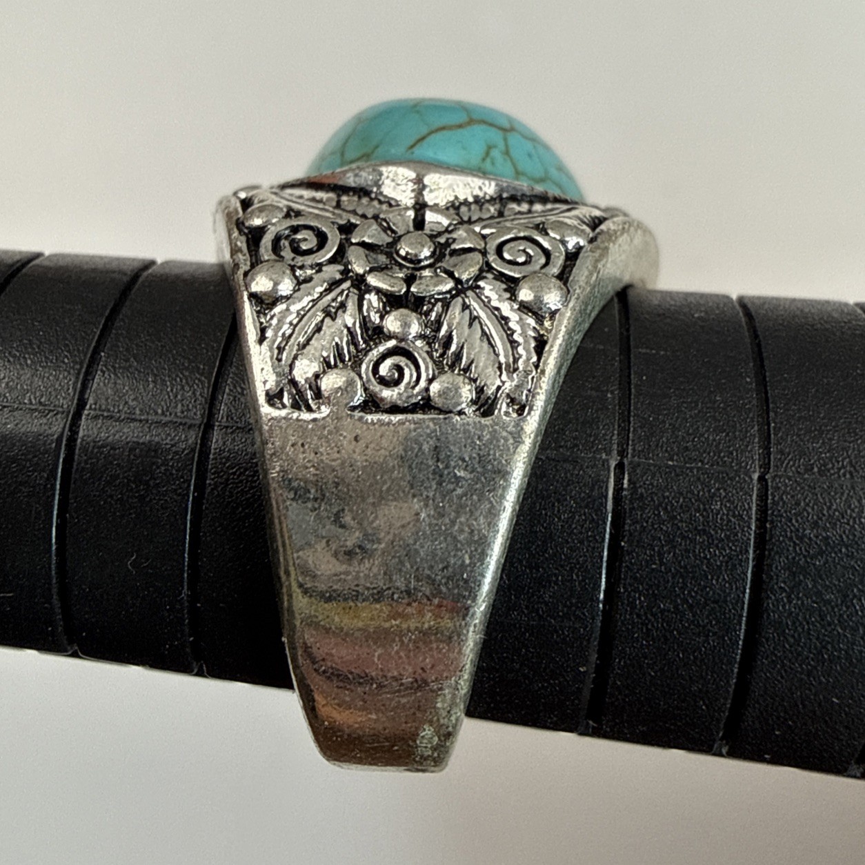 Native American Turquoise Heart Sterling Silver Ring Sz 8 Feathers Flowers 9.45g