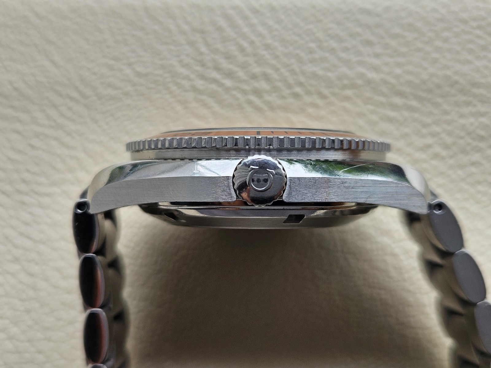 OMEGA Seamaster Planet Ocean 2209.50 42mm Automatic Black Orange Watch (2011)