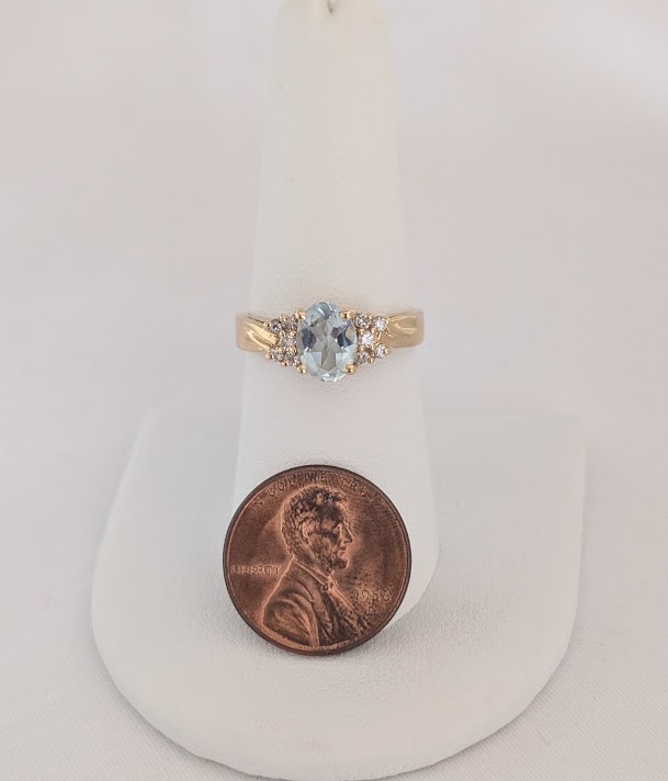 Aquamarine & Diamond Ring 14K Gold 3.6 Grams Retail Price $2199 Make An Offer!