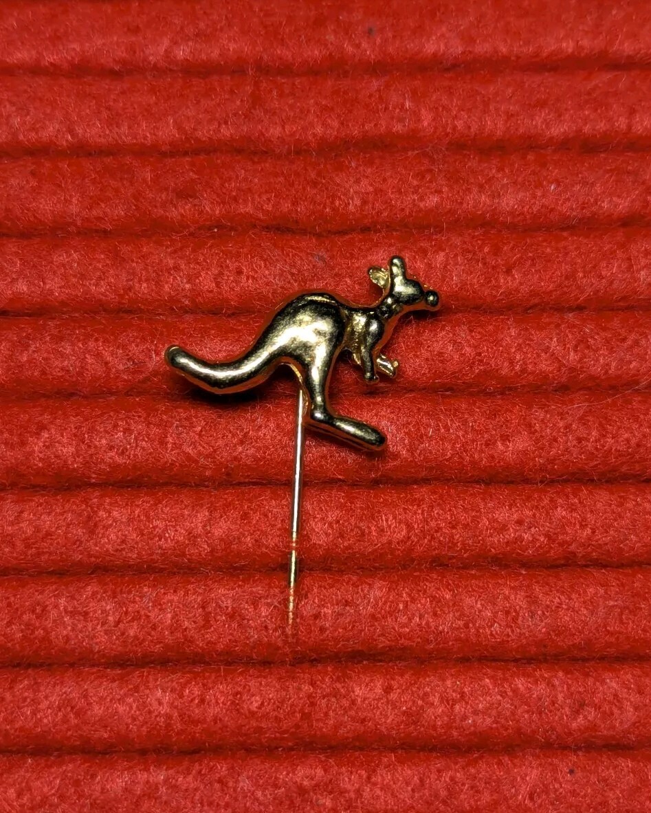 Tiny KANGAROO Stickpin Brooch Goldtone Joey Roo Stick Pin 0.75″ (No Bottom Cap)