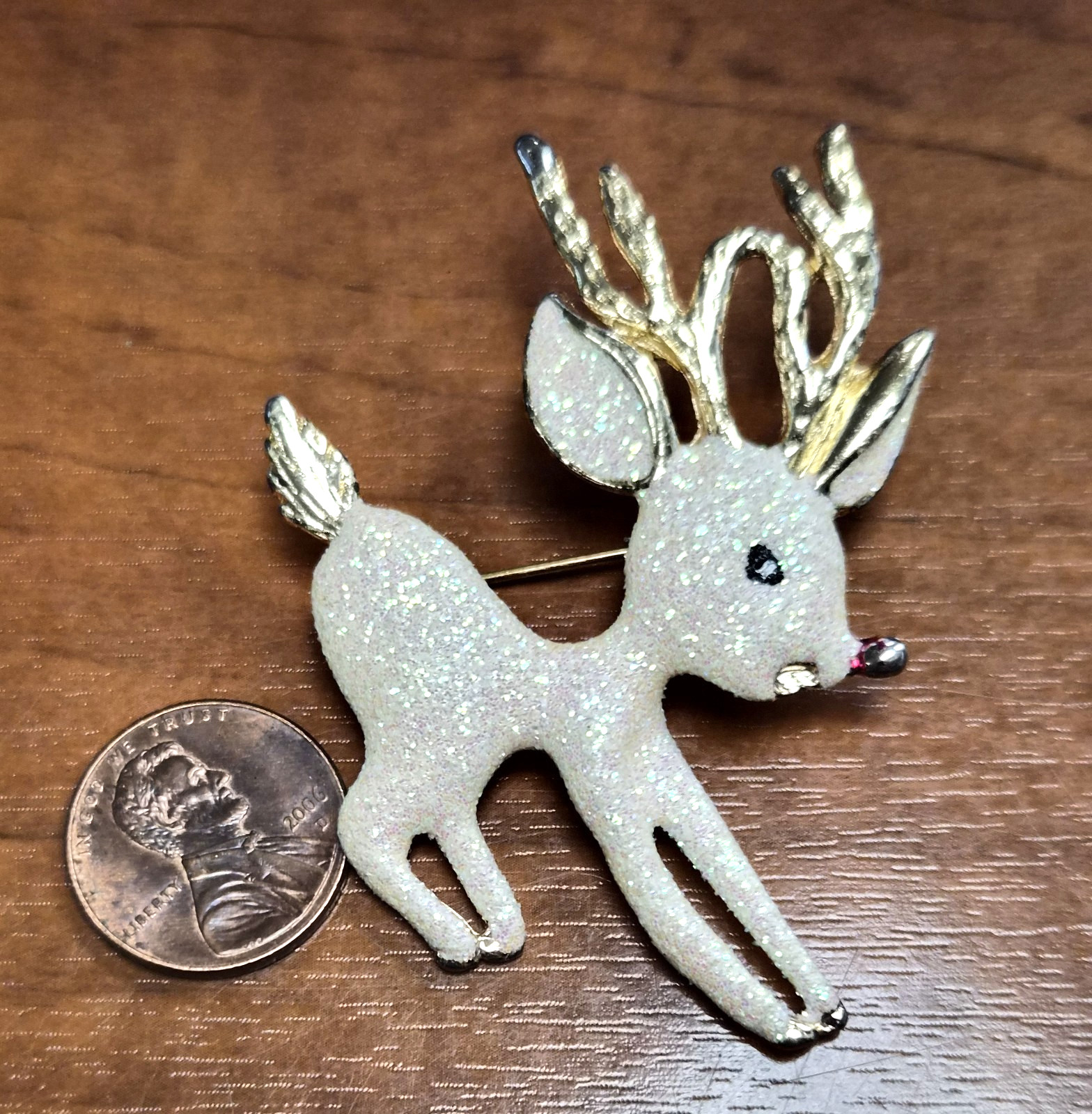 Vintage 90’s Christmas Holiday Glitter & Gold Tone Reindeer Enamel Pin / Brooch