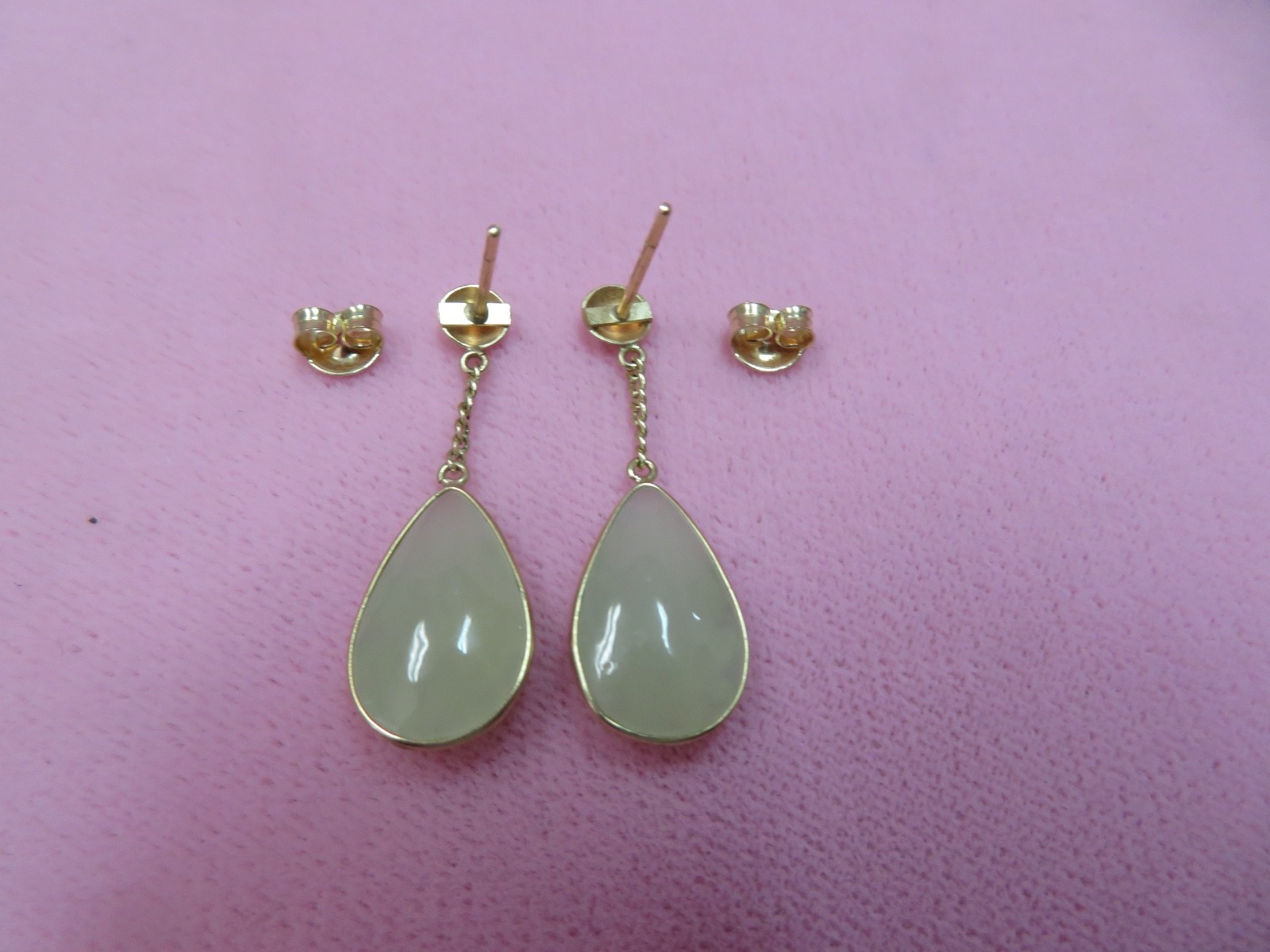 Vtg 14K Y. Gold Framed Filigree Rose Jade Dangle Drop Earrings 3.17 Grams