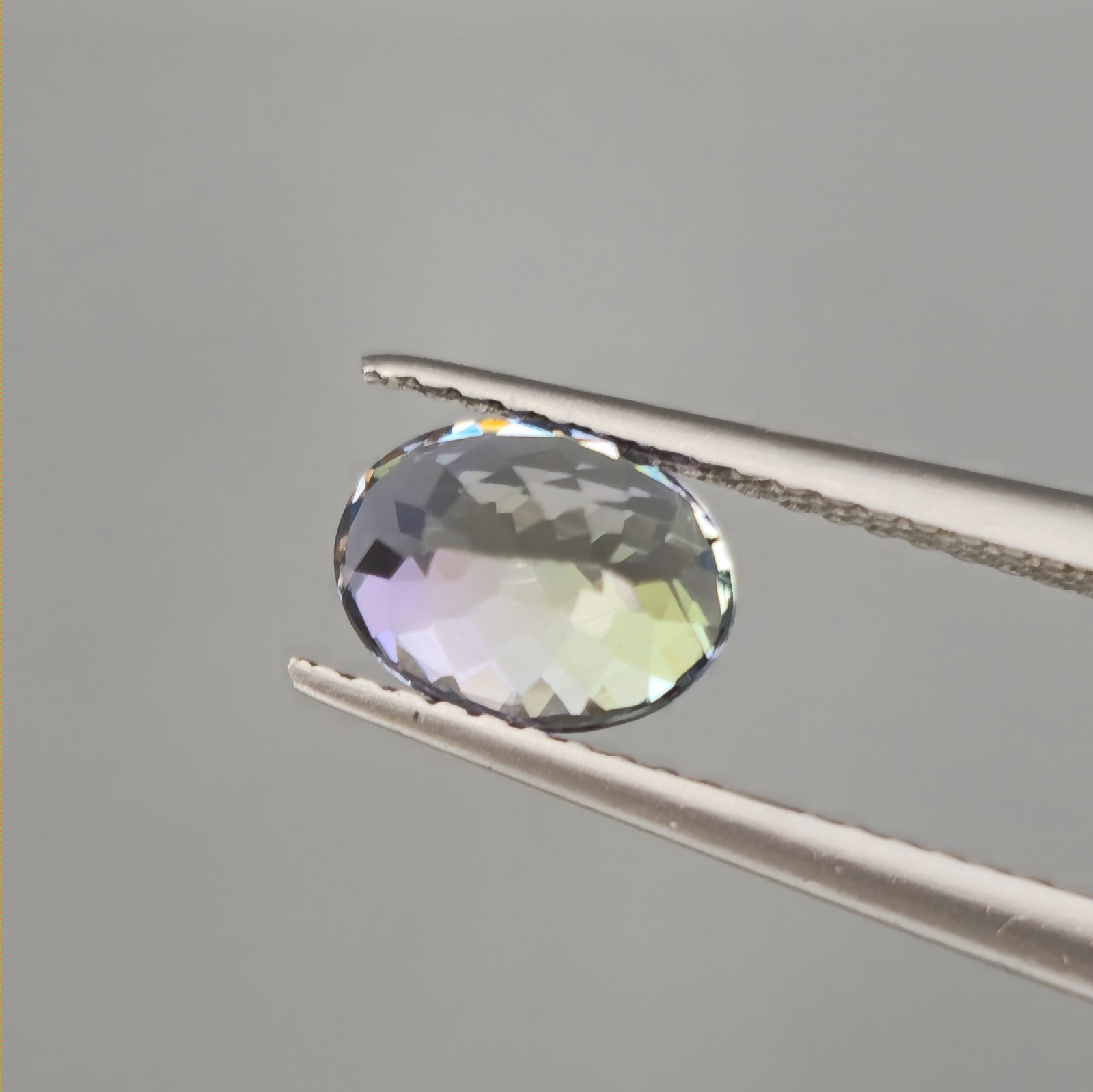 Untreated tanzanite 1.56 carat tri-colour green lavender oval cut collectors gem