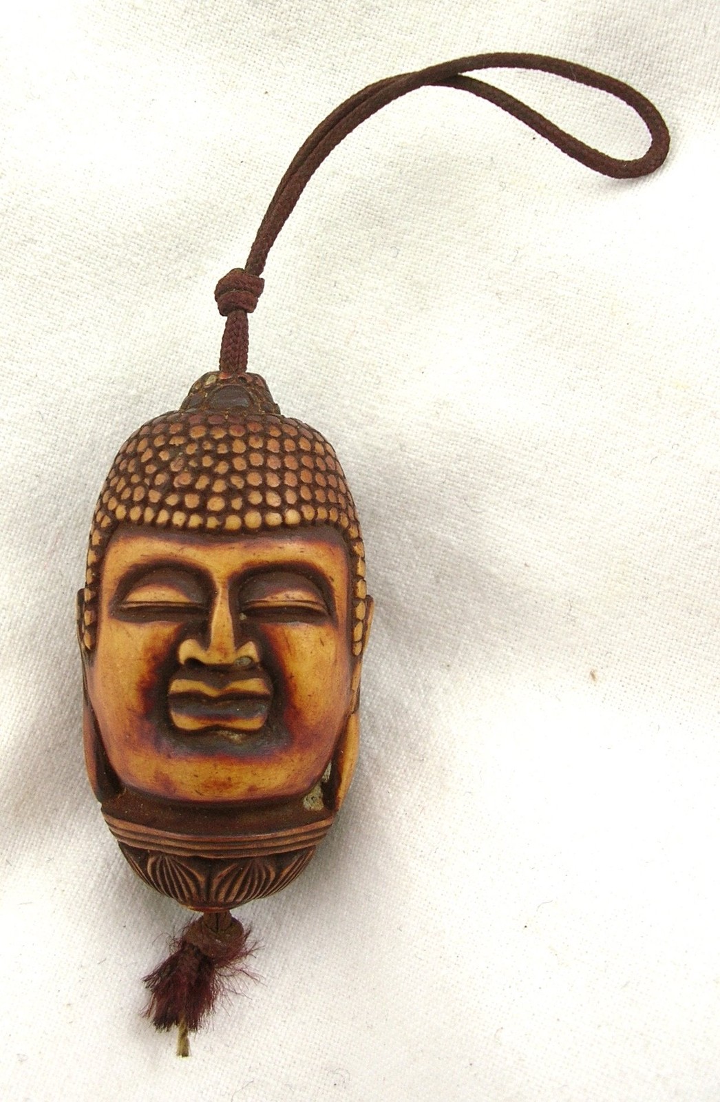 CHINA VINTAGE RESIN BUDDHA HEAD PENDANT