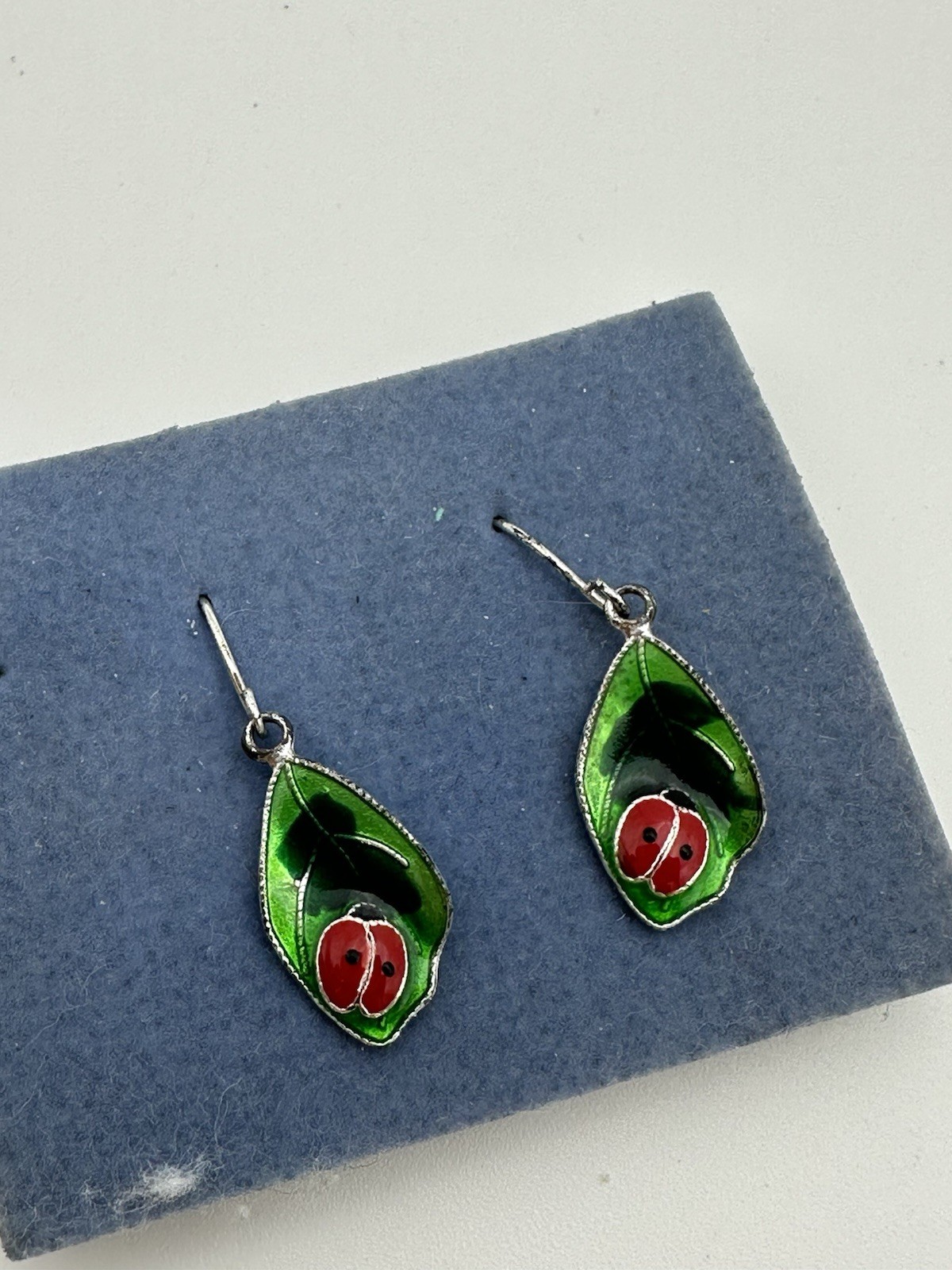 VINTAGE JJJ AVON DENGLING PIRCED EARRINGS SILVER TONE LADYBUG LEAF