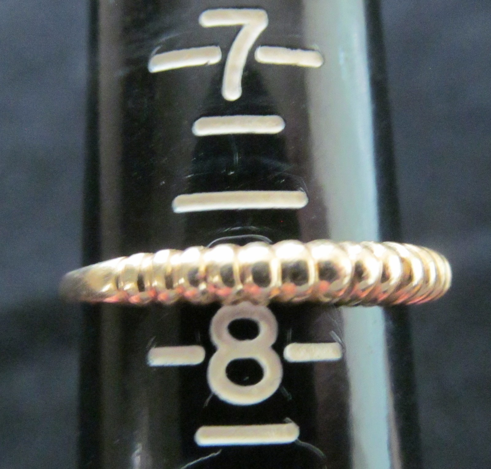 EHJ Beautiful 14k Yellow Gold Ribbed Band Ring Size 7 3/4 Weighs 2 grams