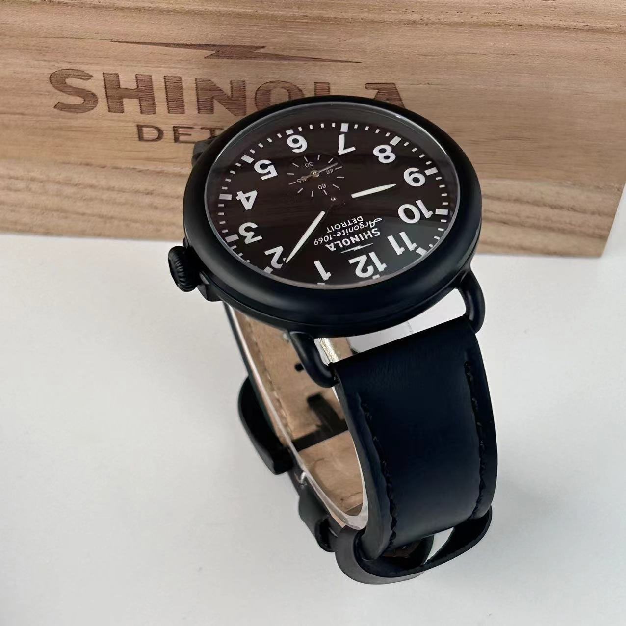 Shinola Runwell Argonite 1069 Quartz Men’s Watch Black Dial Leather Strap 41mm