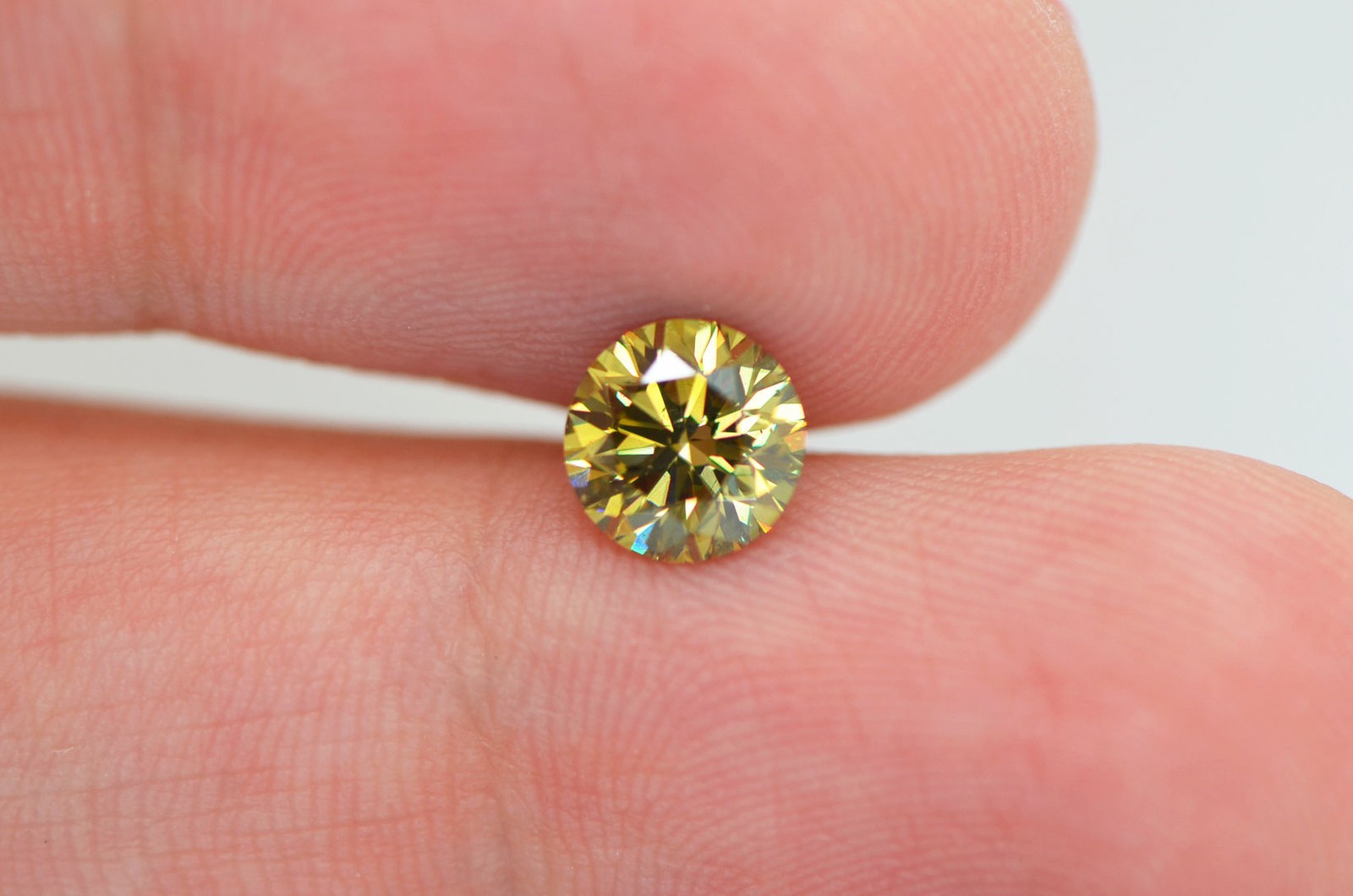 Round Shape Diamond Fancy Olive Green Loose 1.01 Carat VS2 Enhanced 6.33X6.26 MM