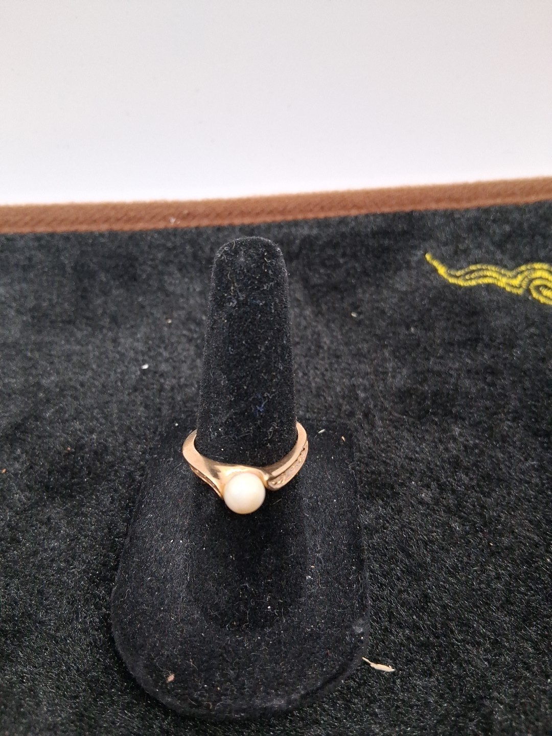 Marked 10k Yellow Gold Single Pearl Ring Size 6 – 2.56g