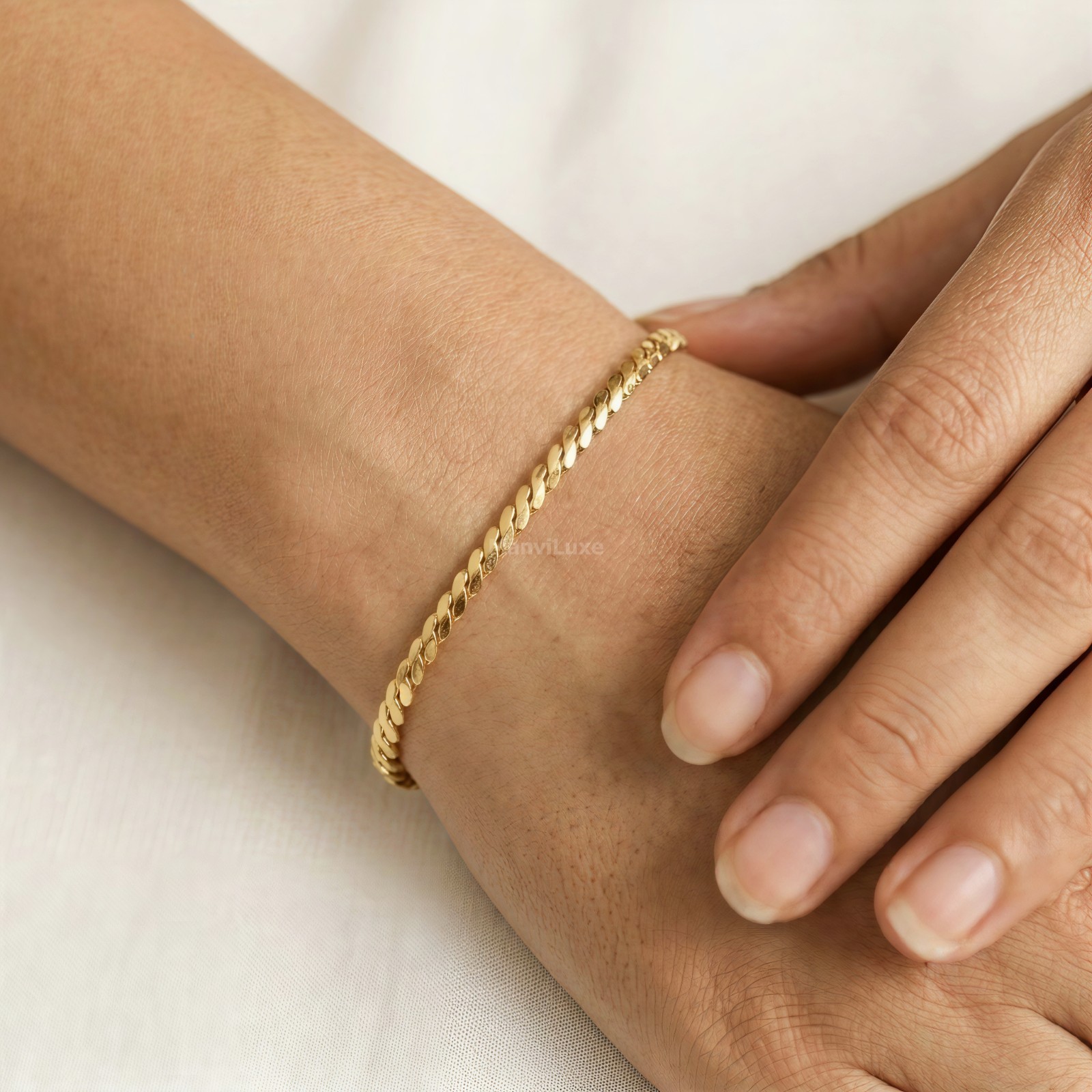 8″ Premium Gold Plated Twisted Link Chain Bracelet for Women & Girls |