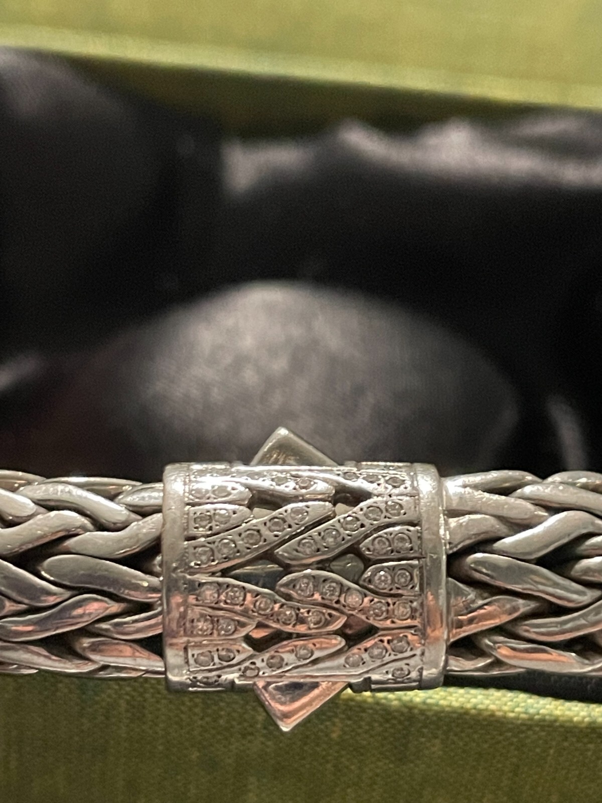 John Hardy 2001 Diamond 10.8MM Bracelet 18K , 925
