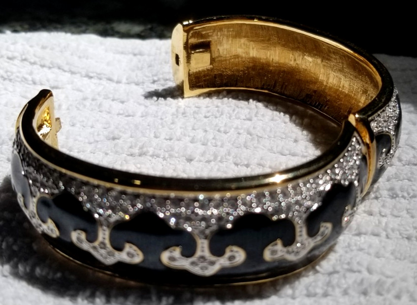 Bejeweled cuff bracelet with Blue enamel and Gold tone metal Mint condition