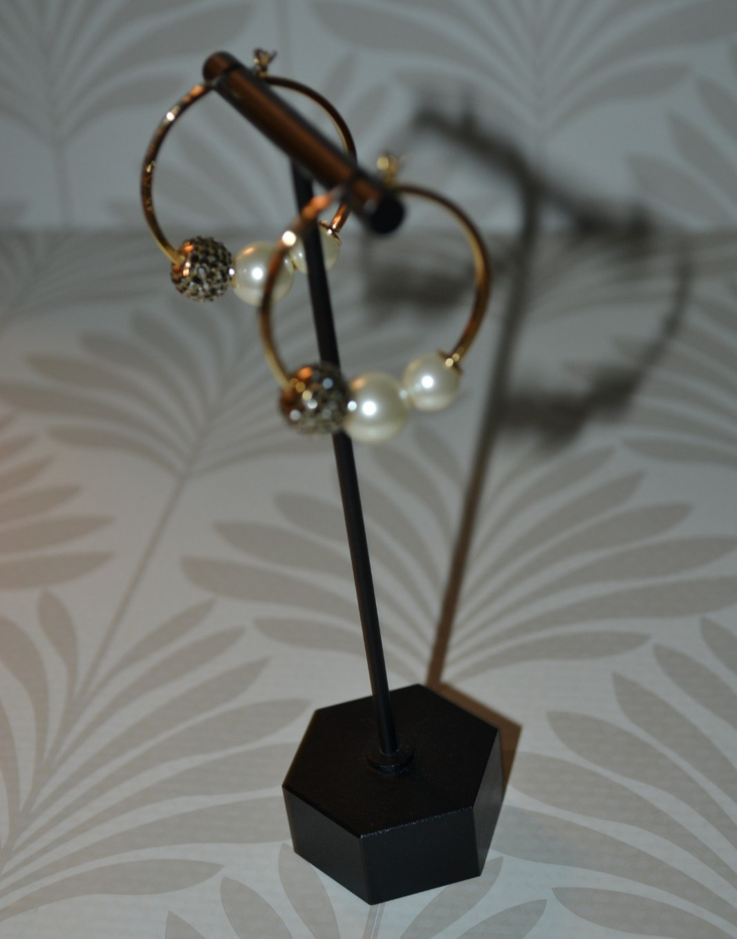 Henri Bendel Faux Pearl Hoop Earrings – Elegant Gold Tone