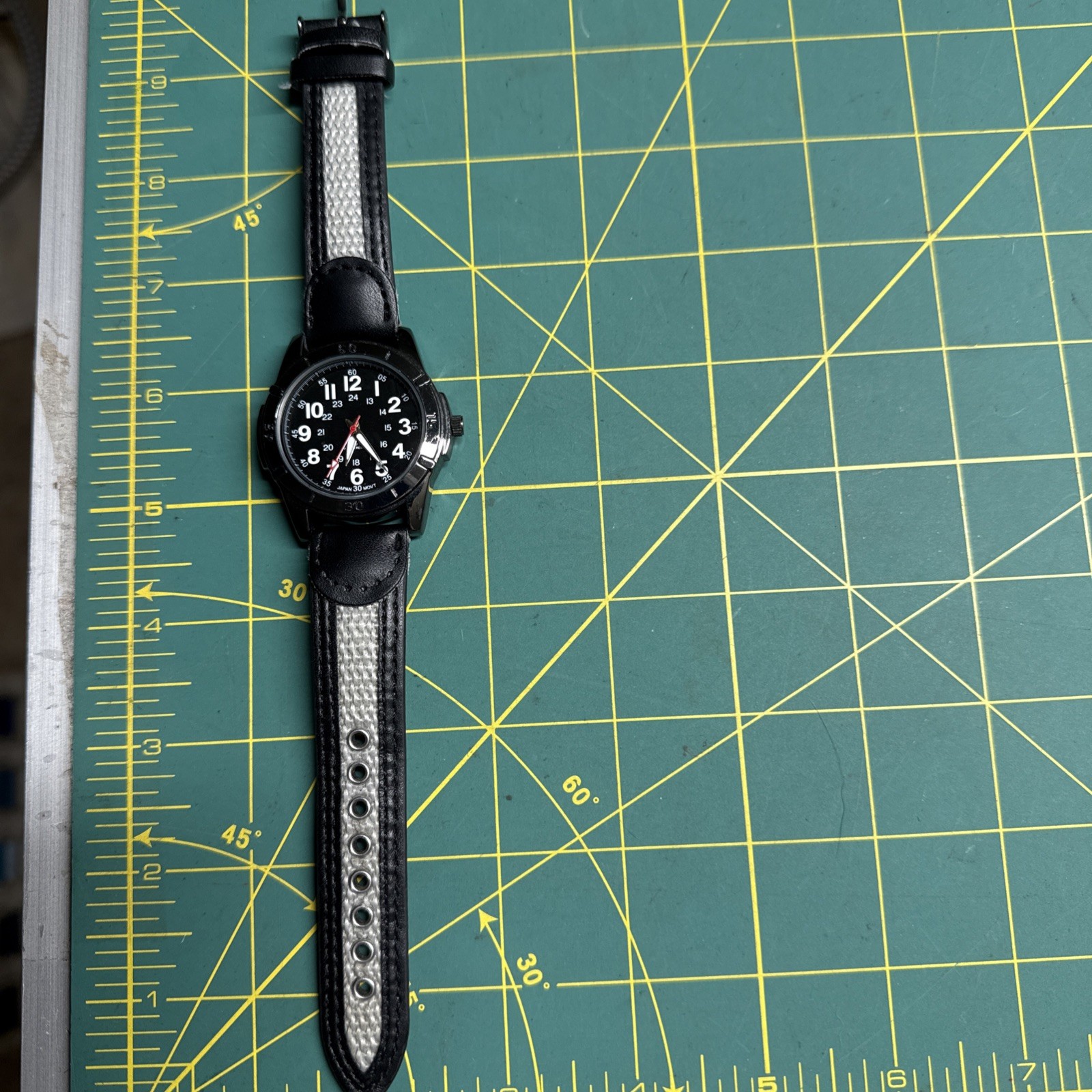 George Watch Men Silver Tone Black Easy To Read Dial Vegan Leather FMDOGE014