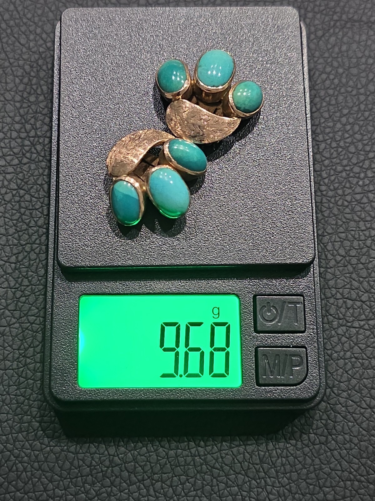 14k Yellow Gold Turquoise Cabochon Leaf Feather Wing Motif Clip-on Earrings 9.6g