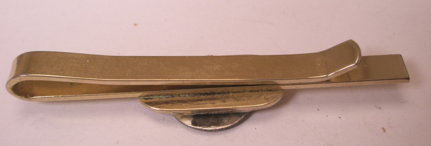 DeVillbiss 10 Years Employee Service Vintage Tie Bar Clip assets debt
