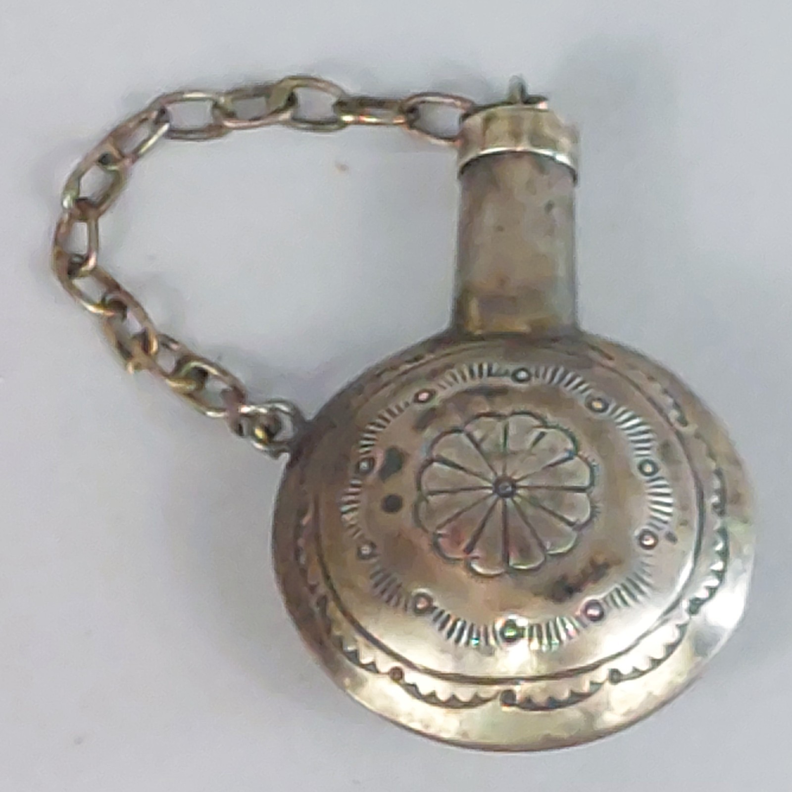 Vintage Navajo STERLING SILVER NAVAJO CANTEEN flask tobacco -2.5/8″ Tall