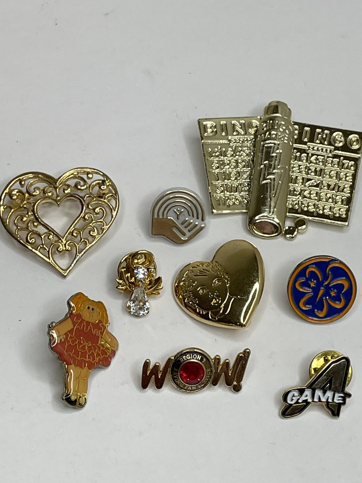 VTG 9 Brooch Pin Lot AJC Bingo Lover Card, Cabbage Patch Doll, Hearts, Angels+