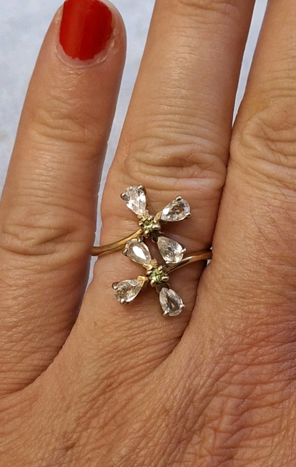 9ct Gold Crystal Flower Ring – size N