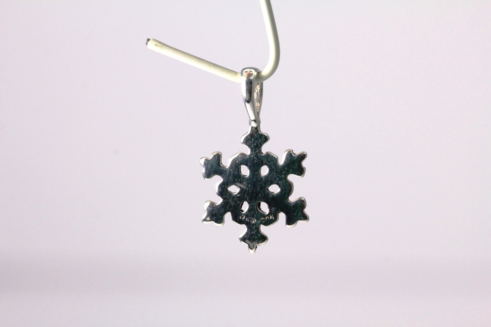 925 Sterling Silver Snowflake Pendant with Attached Bail (PEN3806)