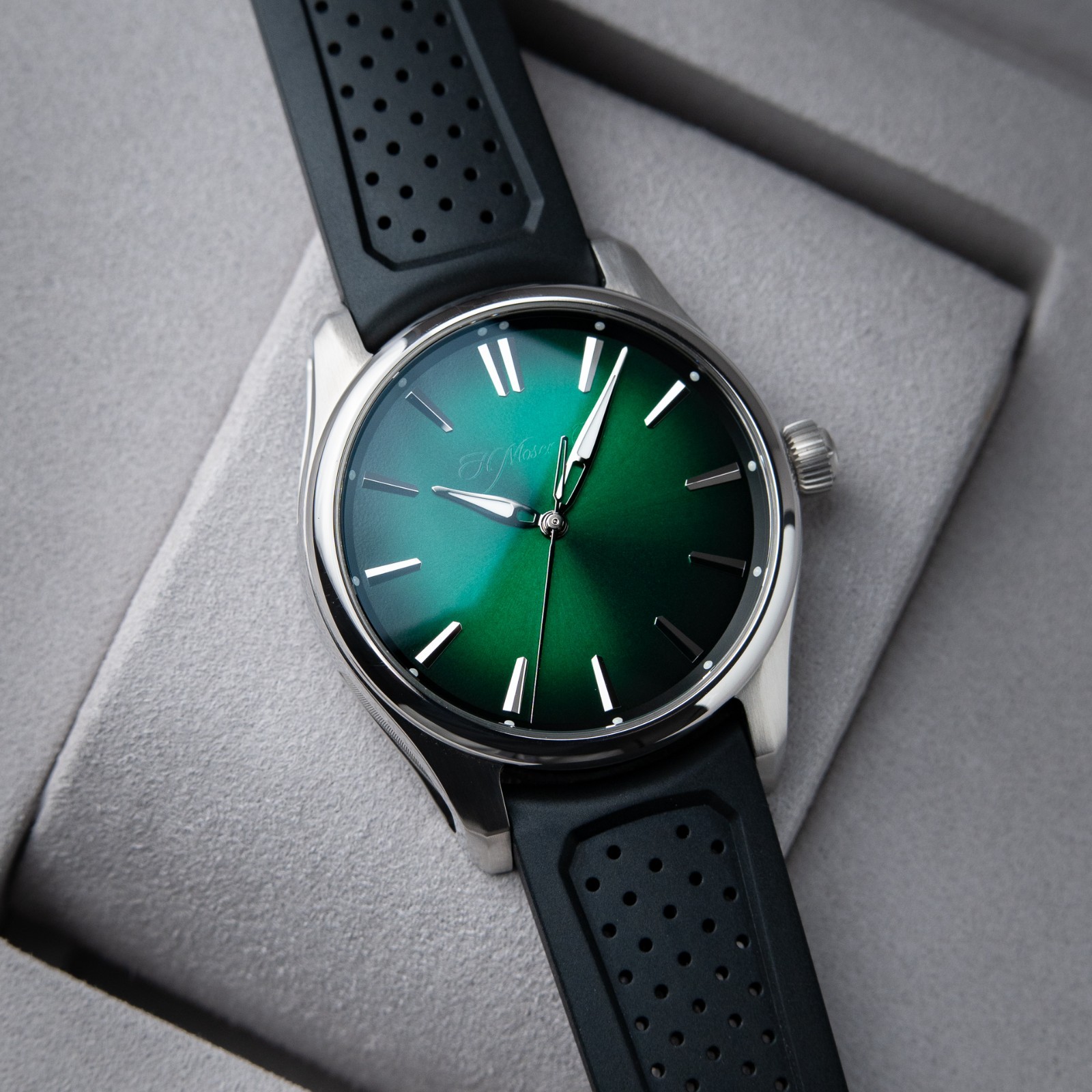H.Moser & Cie. Pioneer Centre Seconds CLEAN 2026 Cosmic Green Steel 40mm Watch