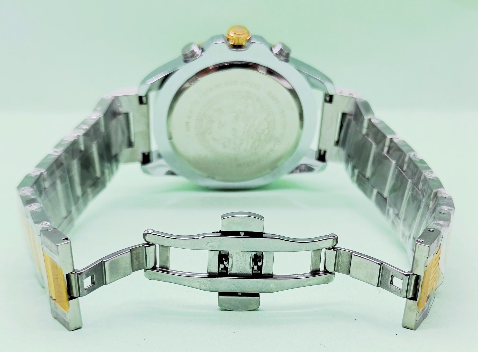 Amazing Versace Chronograph Date Indicator Analog Men’s Wrist Watch