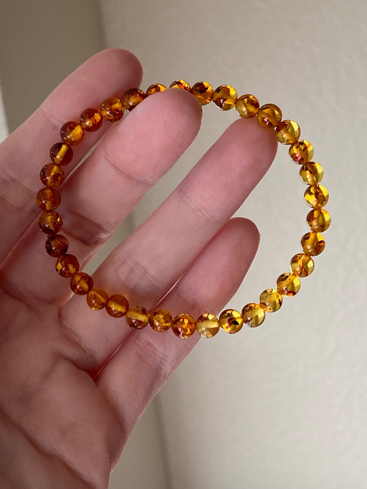 Flower Amber Stretch Bracelet – Approx. 5.8mm Beads – Fits Approximately 7 Inch