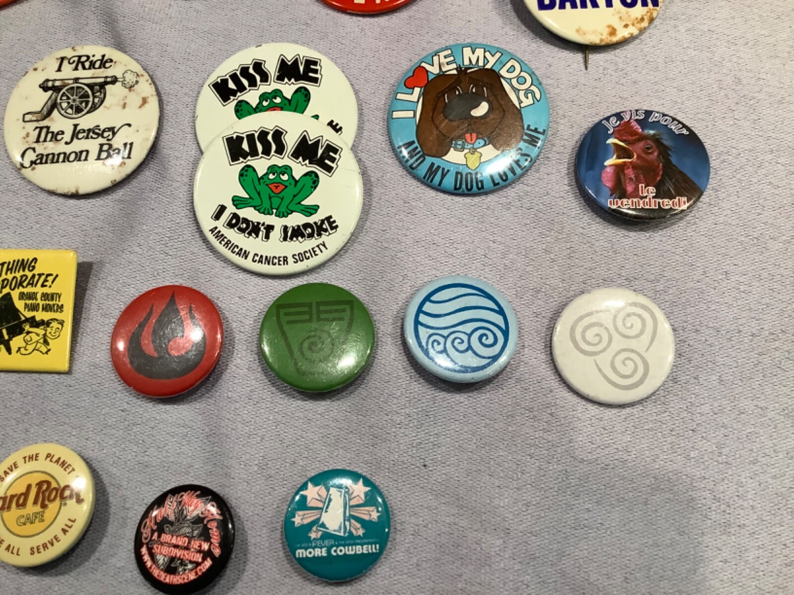 VINTAGE PINBACK BUTTONS: U PICK