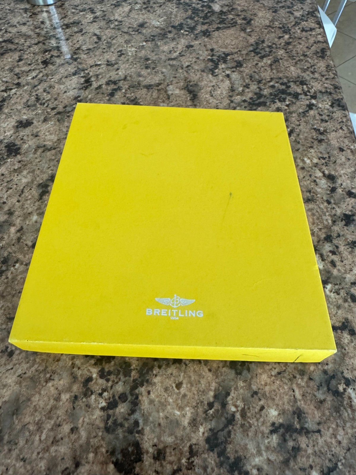GENUINE BREITLING BOX WITH 44PCS OF VARIES PLASTIC PLAQUES FOR DISPLAY WATCHES