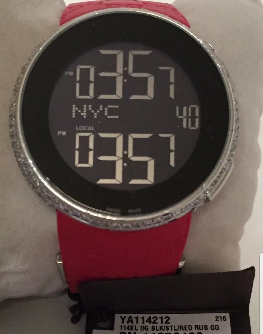 New Men’s Gucci YA114212 Red 3.30ct.aprx.real Diamond Multiple Time Zone watch