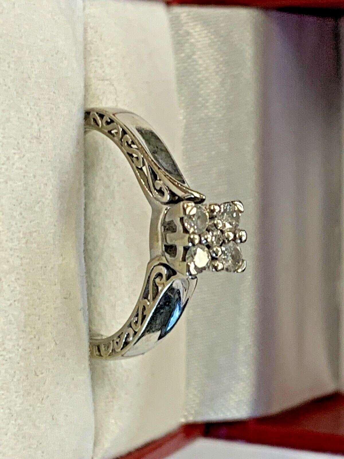 KEEPSAKE 10K WHITE GOLD ENGAGEMENT RING ESTATE