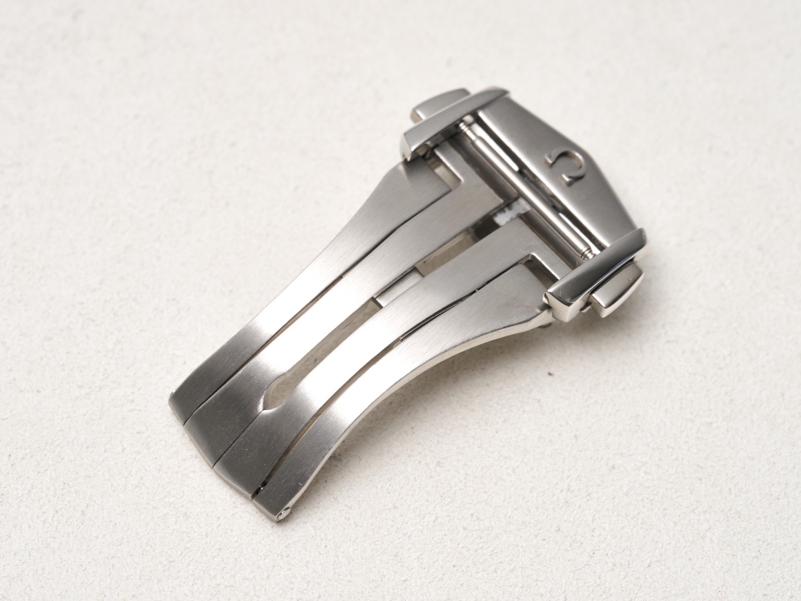 Omega 18mm Fold Over Push Button Deployment Buckle OM94521883