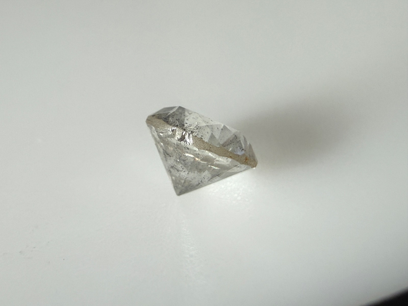 1.04 Carats Round Diamond Light Silver/SI3/Good