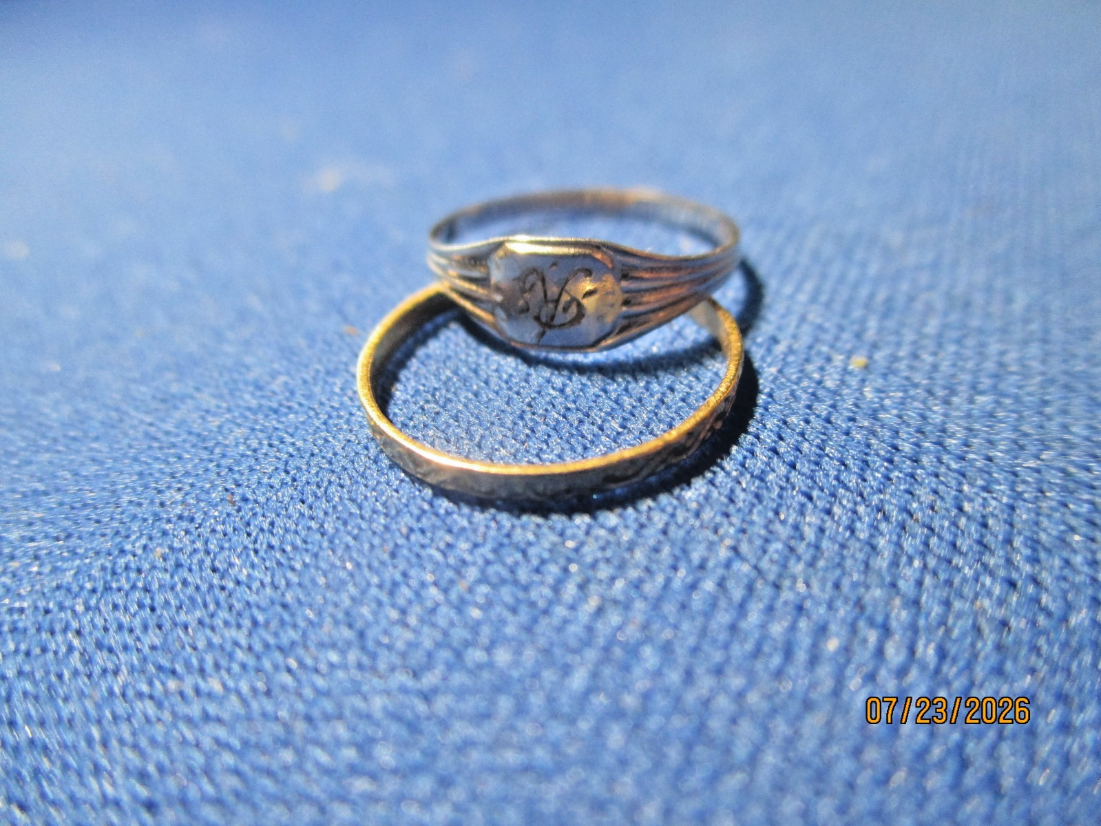 1*WHITE GOLD AND 1*YELLOW GOLD BABY RINGS**SIZE 0 AND .5