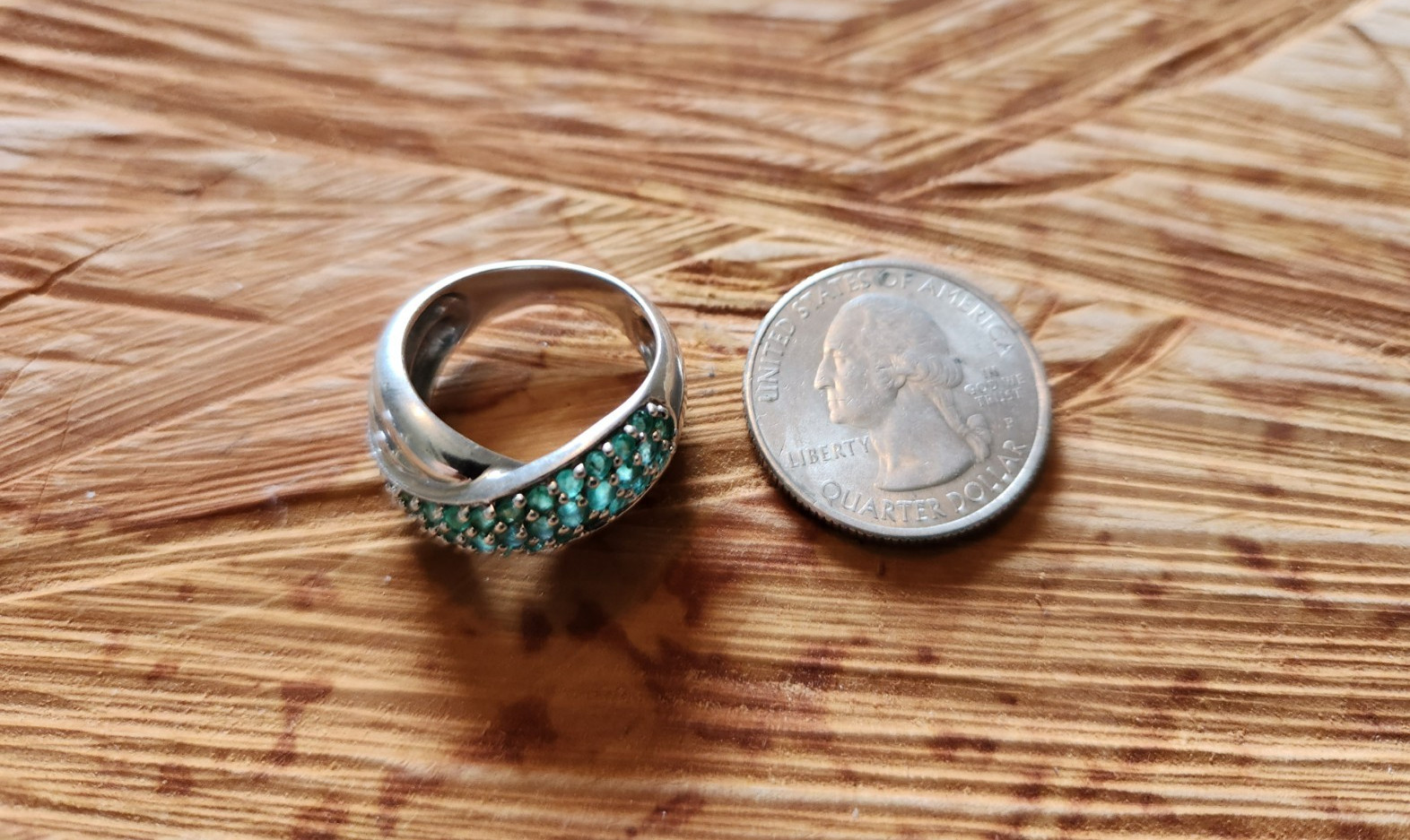 STERLING SILVER 3 ROWS EMERALD CROSSOVER WIDE BAND RING SIZE 7 APPROX. .40 CARAT