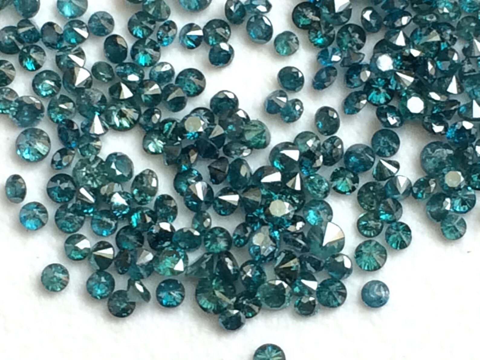 0.8-1mm Blue Brilliant Cut Faceted Round Diamond Solitaire (10 Pcs T0 20 Pcs)