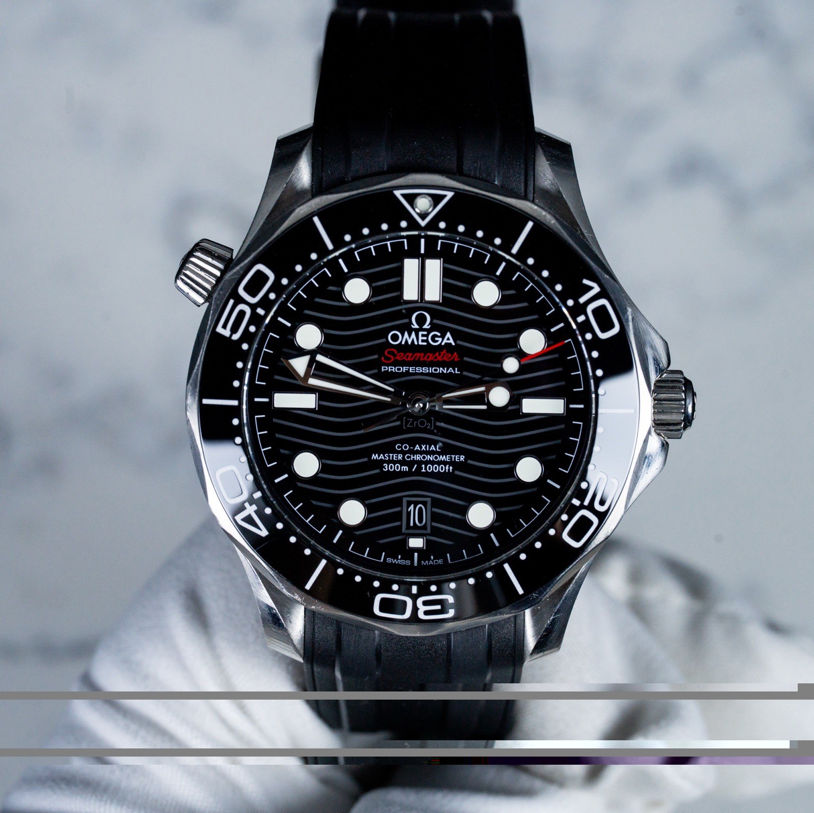OMEGA Seamaster Diver 300M 210.32.42.20.01.001 Black Wave Dial Box And Papers