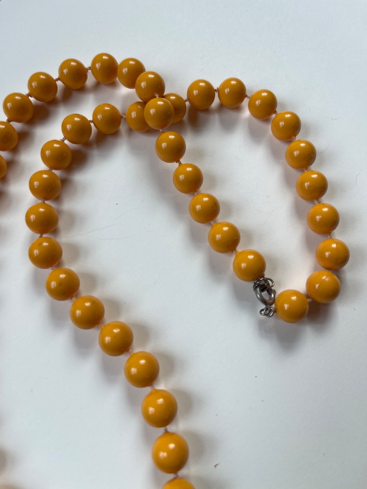 Vintage Simple Round Mustard Yellow Plastic Bead Necklace – 23 inches long x