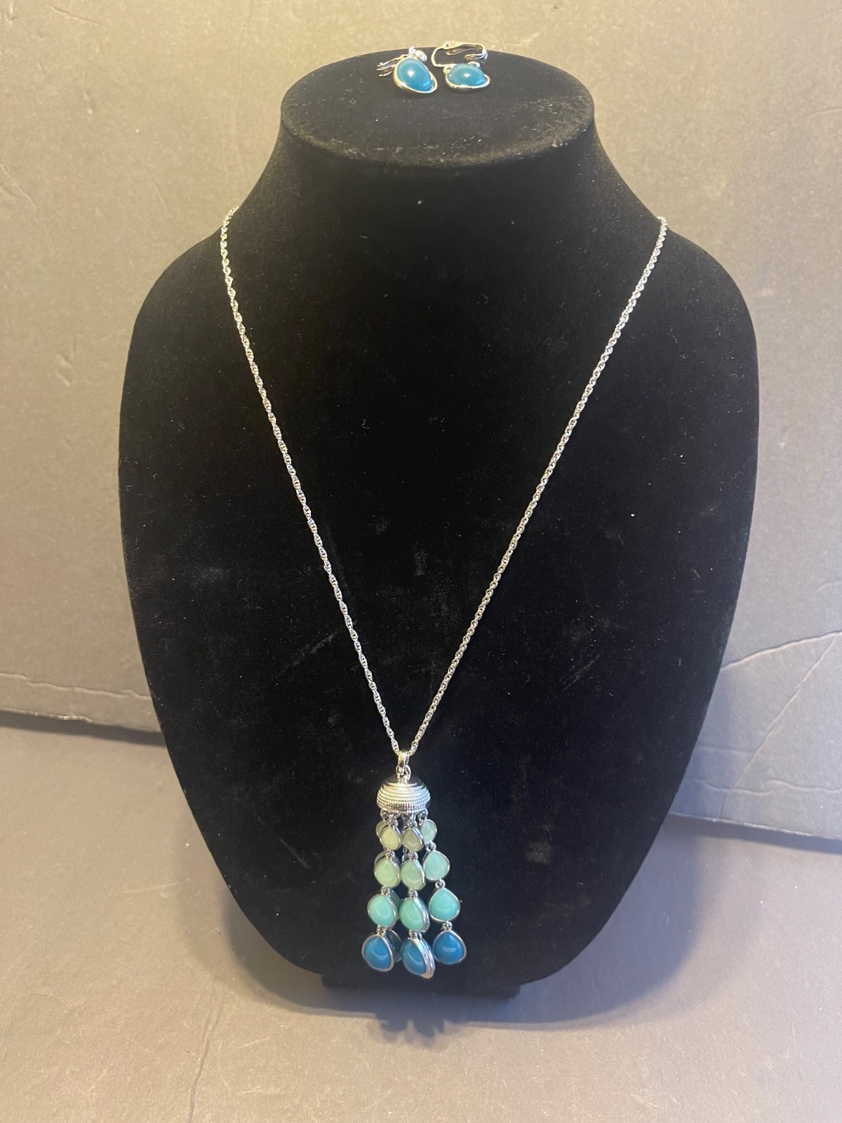 Cato multi blue stone necklace with natching clip earring set