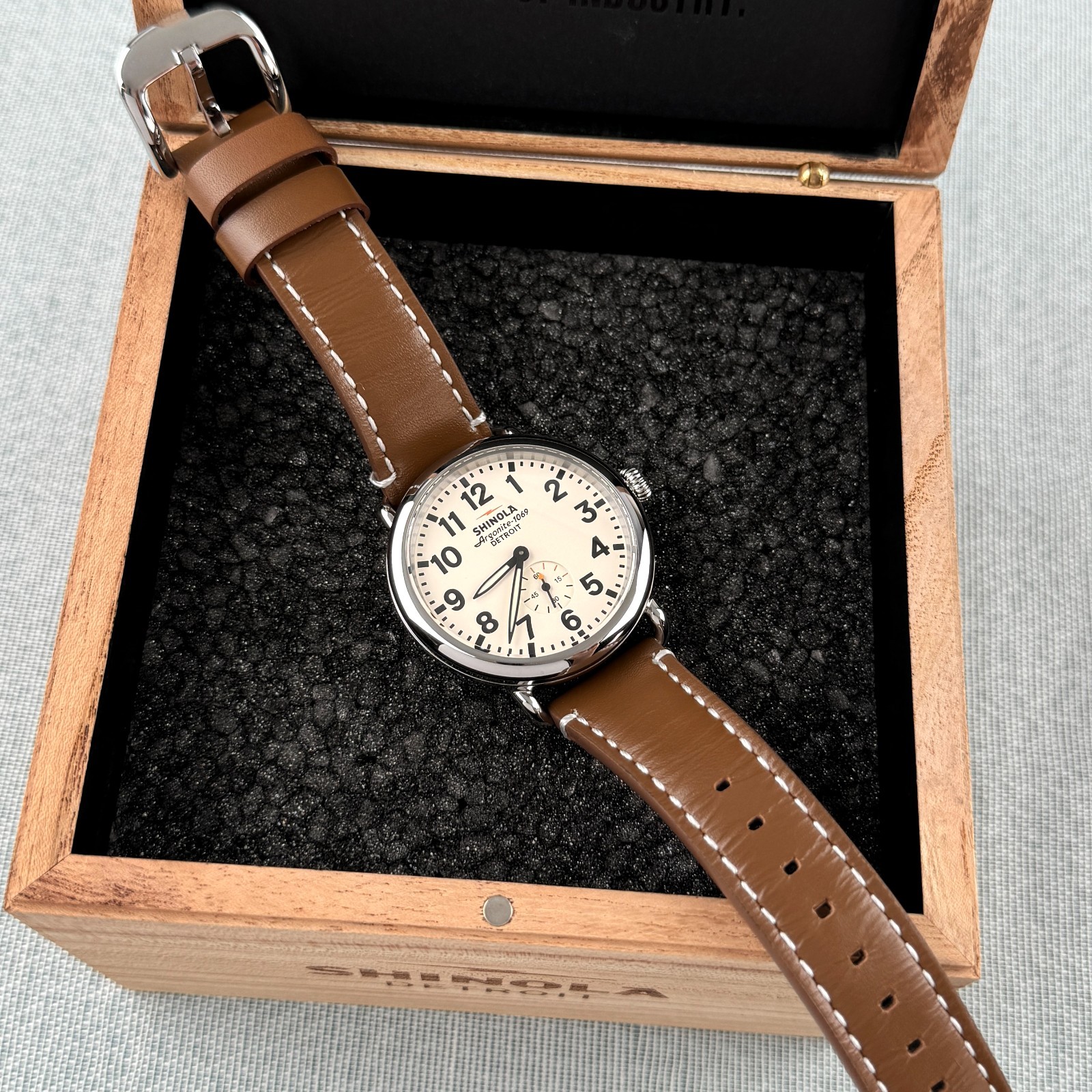 Shinola Runwell Watch 41mm Cream Dial Argonite 1069 Men’s Watch S0110000110