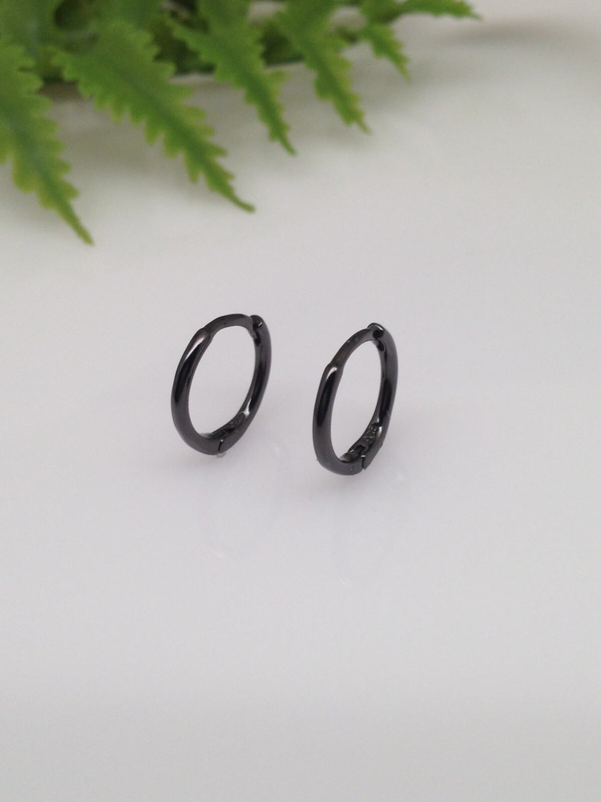 Plain Black Huggie Hoop Earrings Sterling Silver 925 10.8mm/9mmx0.9mm VERY SMALL