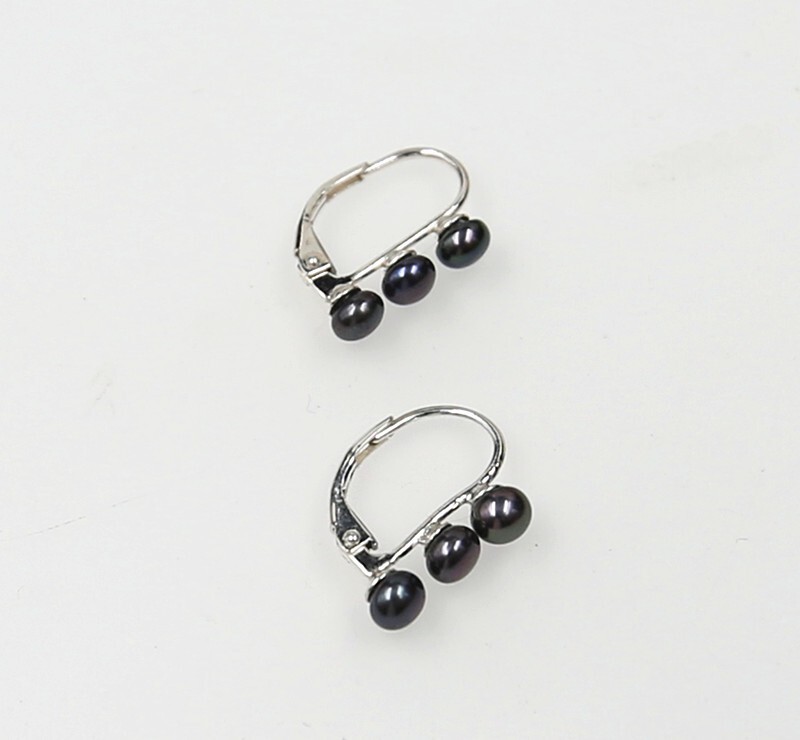 Genuine 925 Silver Huggie Earrings Freshwater pearl in a gift 4.5 MM Black